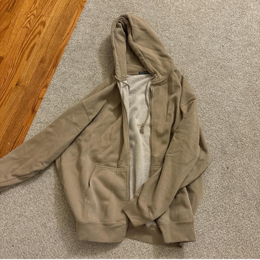 Brandy Melville zip up